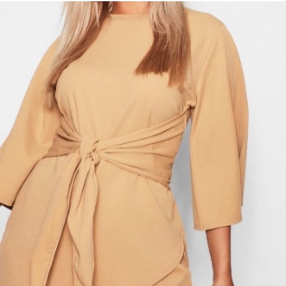 NWT Boohoo Plus Kimono Sleeve Tie Waist Wrap Dress T.